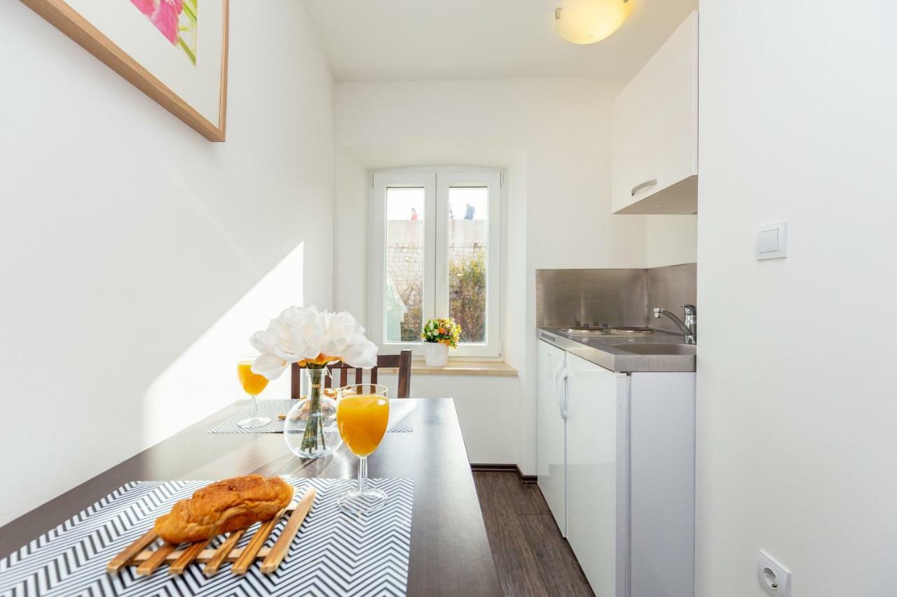 City Wall'S Studio Apartment Дубровник Екстериор снимка
