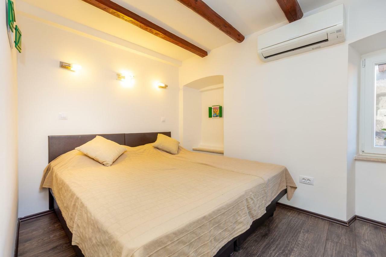 City Wall'S Studio Apartment Дубровник Екстериор снимка